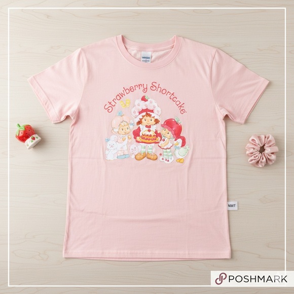 MAD Engine Tops - Strawberry Shortcake Graphic Tee Shirt NWT Size Large Pink Retro Kawaii